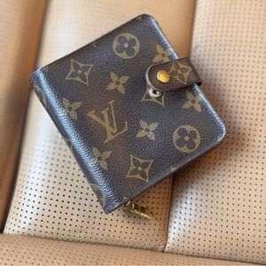 Louis Vuitton Monogram Canvas Wallet